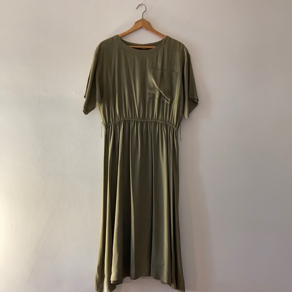 Lightweight Olive dress - Picture 1 of 4